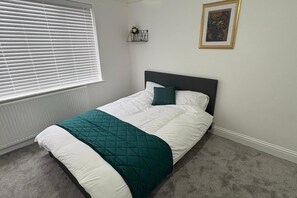 2 habitaciones, tabla de planchar con plancha y wifi gratis 