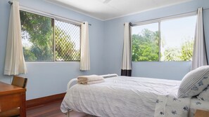 3 bedrooms, WiFi, bed sheets