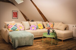 Smart-TV, videospill, musikkbibliotek og filmbibliotek