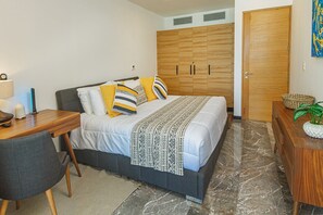 2 Schlafzimmer, Zimmersafe, Schreibtisch, Bügeleisen/Bügelbrett