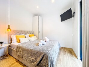 1 bedroom, iron/ironing board, free WiFi, bed sheets