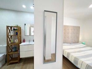 3 habitaciones, tabla de planchar con plancha y wifi gratis 