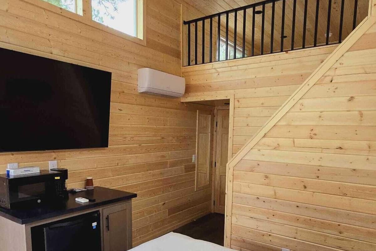 Family Cabin, 2 Bedrooms, Non Smoking, Patio | 2 bedrooms, free WiFi, bed sheets