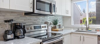 Charming 3-bedroom house in Sacramento with WiFi and AC