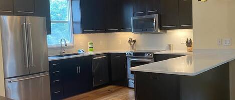 House, Multiple Beds (Island Pearl) | Private kitchen | Oven, toaster