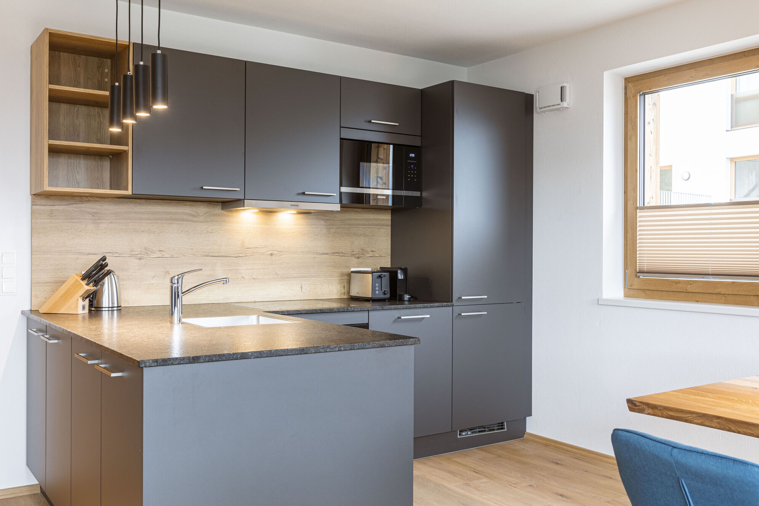 Kjøleskap, ovn, oppvaskmaskin og kaffetrakter/tekoker