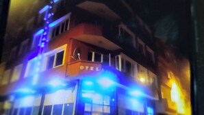 A multi-story building with a sign that reads "HOTEL" on the front. - Otel Batur (Taskopru)