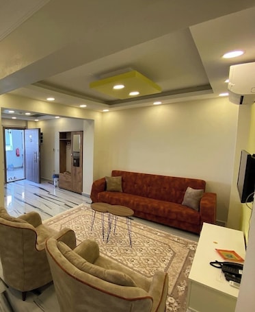 Classic Twin Room, City View | Living area. Otel Batur
