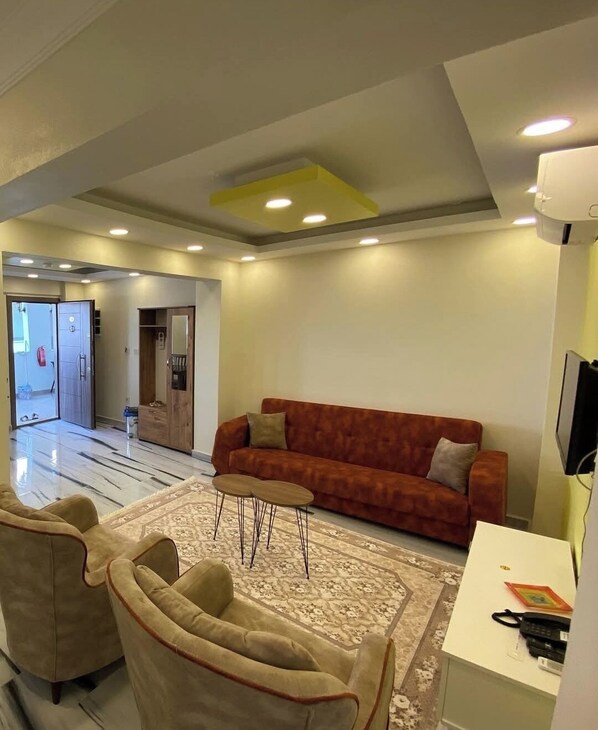 Classic Twin Room, City View | Living area | Computer monitors, printers