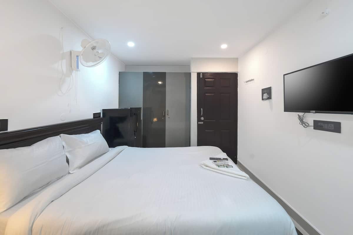 Iron/ironing board, free WiFi