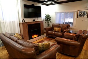 Smart TV y chimenea