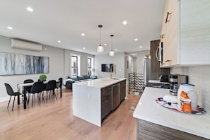 Fridge, stovetop, dishwasher, toaster