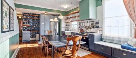 تناول الطعام