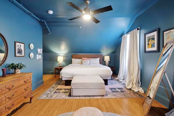 10 bedrooms, desk, iron/ironing board, travel crib