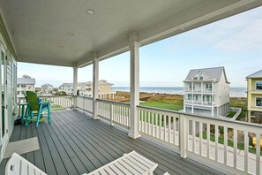 Property grounds - Hot Tub | Steps to Beach | Sauna | Putt Putt (Galveston)