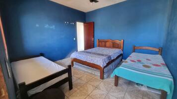 2 bedrooms, iron/ironing board, free WiFi