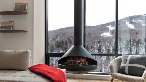 Cozy new 3bdrm Condo easy walk to ski lifts, gondola and great restaurants!