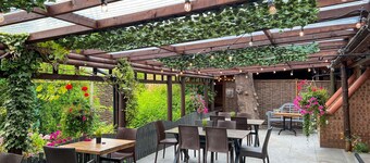 Enlighten Lodge 8 Great Ayton Yorkshire - sleeps 6 guests  in 3 bedrooms