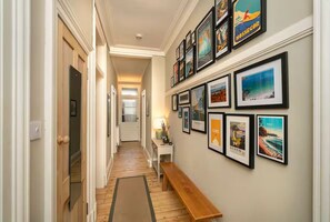 Interior - Homely Central 2 bedroom - Pass the Keys (Edinburgh)