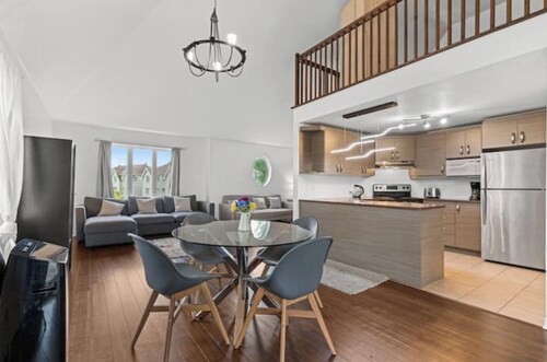 Spacious 3-bed Apt. in DIX30 close to DT