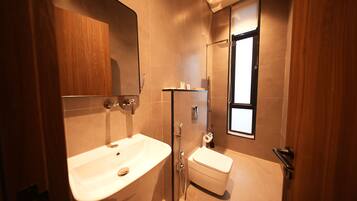 Economy Room | Bathroom