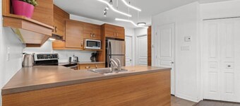 Lovely 2-bedroom Apt. in DIX30 close to DT