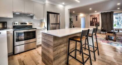 Lux. 4BR House with Pool near DT