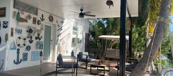 Charming 2-bedroom house with WiFi and AC in Layton