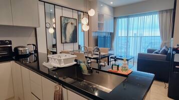 Mikroaaltouuni, liesi