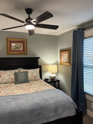 4 bedrooms, desk, iron/ironing board, free WiFi