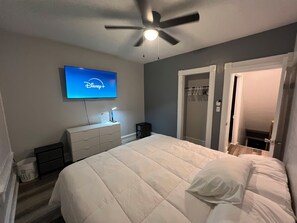 2 makuuhuonetta, silitysrauta/-lauta, ilmainen Wi-Fi, vuodevaatteet