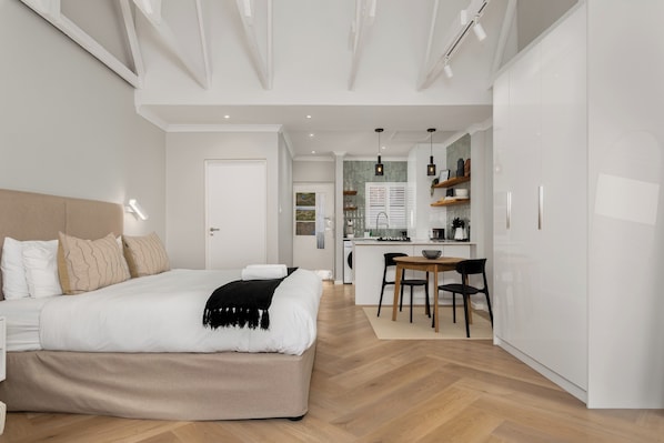 Una cassaforte in camera, ferro/asse da stiro, Wi-Fi, lenzuola