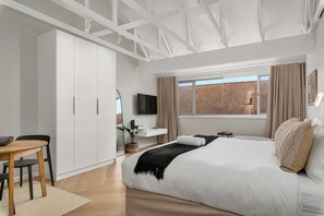 In-room safe, iron/ironing board, WiFi, bed sheets