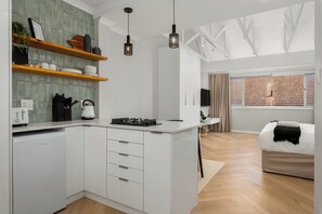 In-room safe, iron/ironing board, WiFi, bed sheets