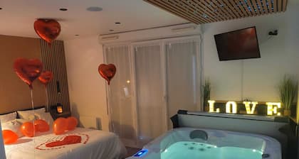 Modern studio with private Jacuzzi