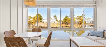 NEWLY RENOVATED - Mallard Lakes - Rare 3 bedroom unit near Fenwick & OC.