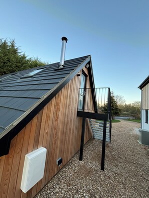 Property grounds - Studio Apartment bordering the Ickworth Estate, Pet-Friendly, 5 minutes to Bury! (Bury St Edmunds)