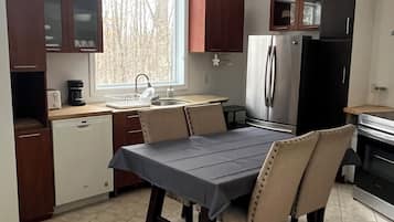 Microonde, forno, piano cottura, lavastoviglie