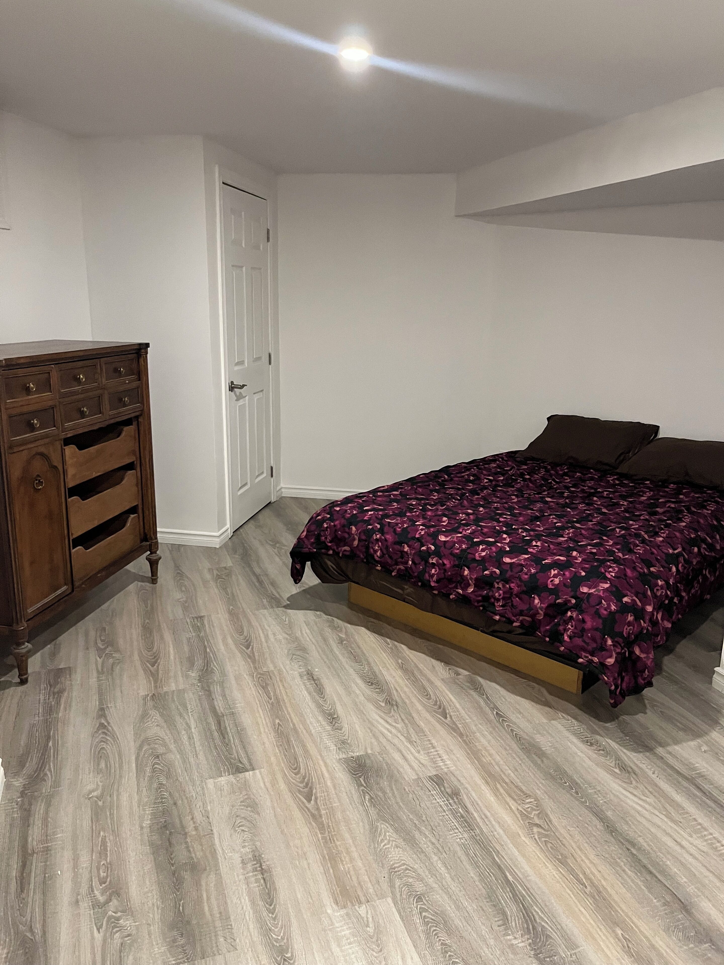 2 多间卧室、WiFi、床单