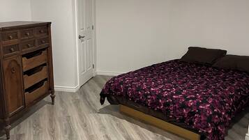 2 多间卧室、WiFi、床单