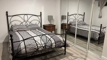 2 多间卧室、WiFi、床单