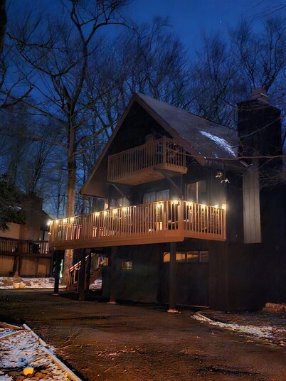 Great Cozy-Cabin in lovely Tobyhanna. Pet-Friendly!