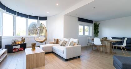 GIL LOVE - Luxurious V5 w/ Pool by LovelyStay