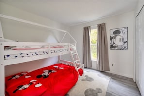 3 slaapkamers, een strijkplank/strijkijzer, gratis wifi