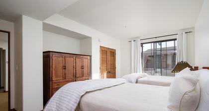 Overlooks Golf Course a 2-bedroom condo in gated community, Carefree