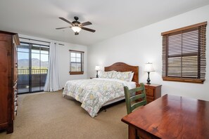 2 bedrooms, desk, WiFi, bed sheets