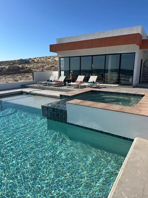 Piscine extérieure, piscine chauffée