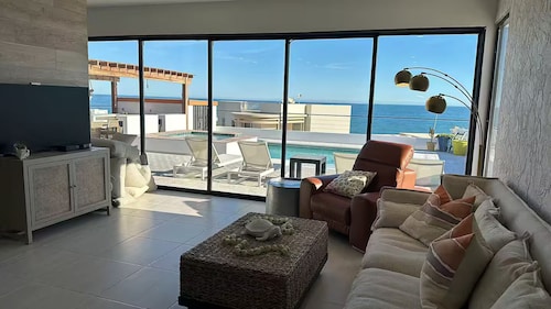 Luxury Villa w/Ocean views, Private Pool & Hot Tub. Steps from the beach!