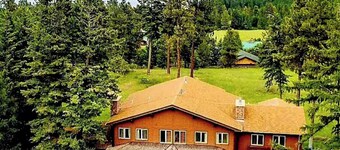 8 Bedroom Chalet Overlooking Dazzling Flathead Lake and Swan Mountain Range