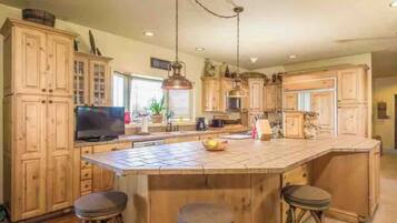 Micro-ondes, four, plaque de cuisson, lave-vaisselle